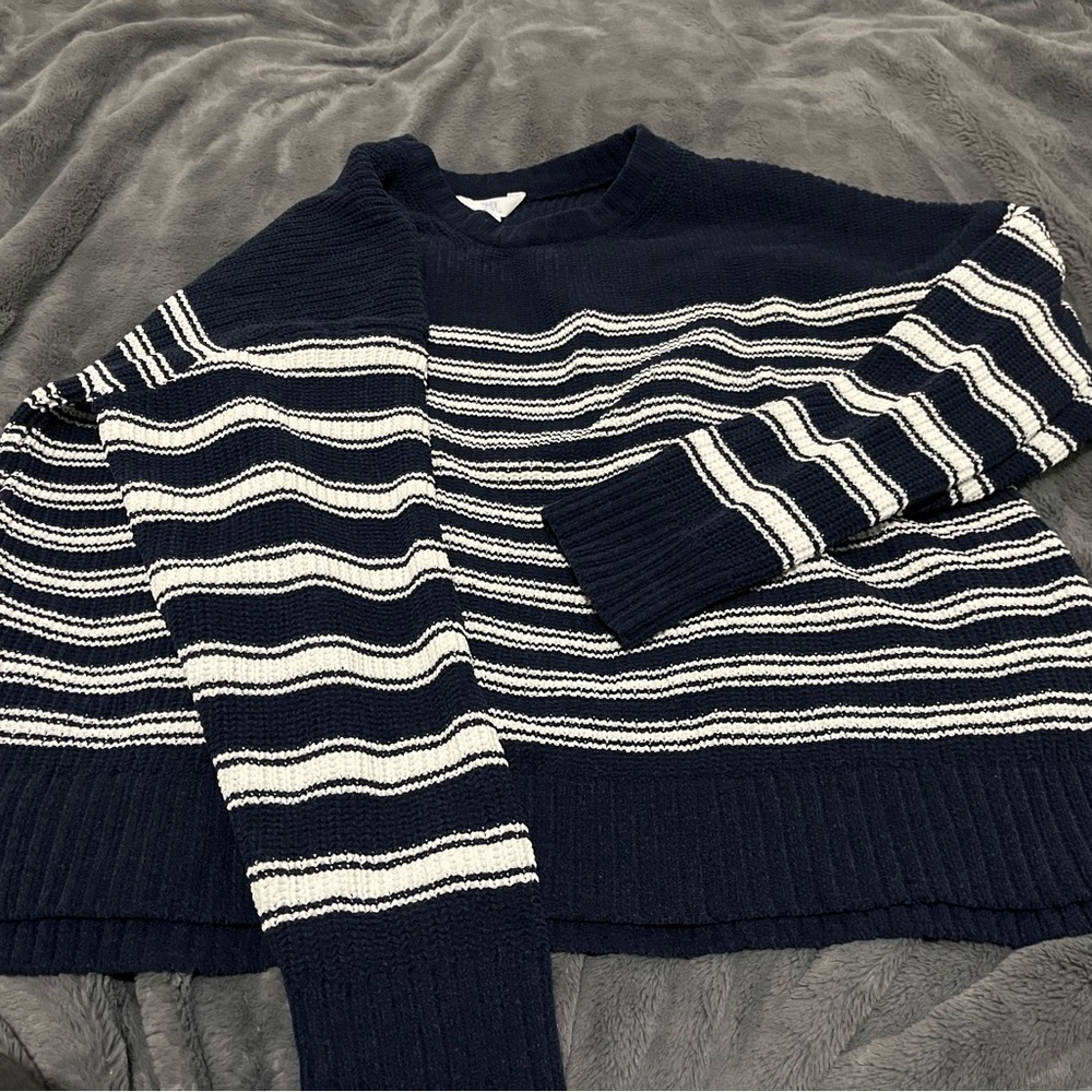 Time and Tru Dark Blue Knit Sweater